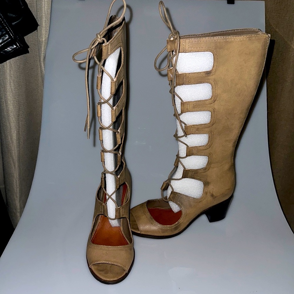 Mia open toe, tie up Gladiator sandal sz 8.5